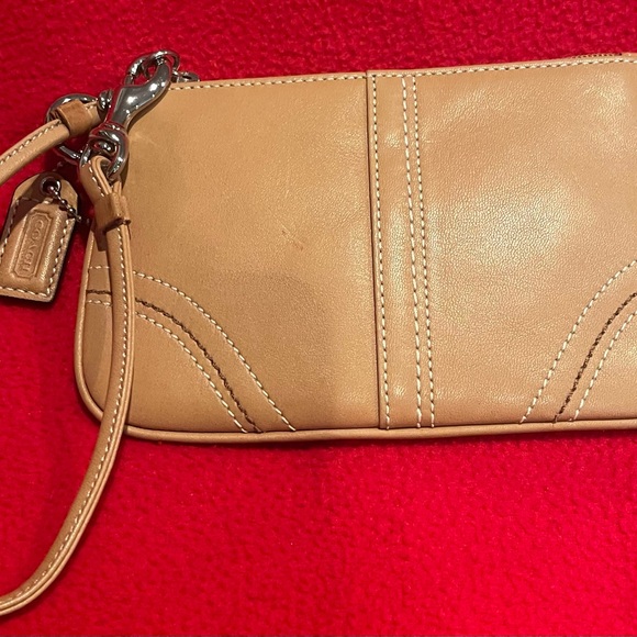 Coach Classic Tan Leather Wristlet - Picture 1 of 4